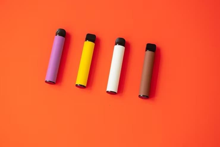 Co přinese zákaz elektronických cigaret 2025 pro prodejce, uživatele a veřejné zdraví