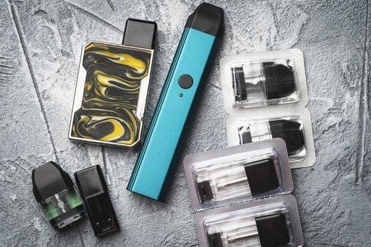 Výroba náplně do elektronické cigarety - kompletní návod, pomůcky a tipy pro bezpečné domácí míchání
