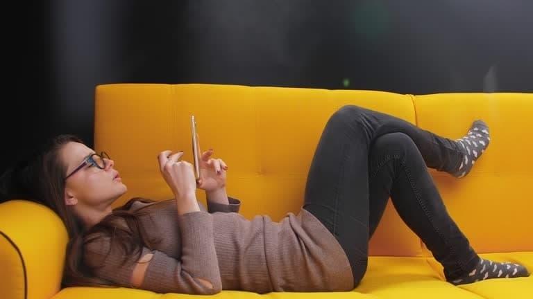 Elektronická cigareta legislativa v Česku 2026 - kompletní přehled změn, povinnosti prodejců a rady pro uživatele