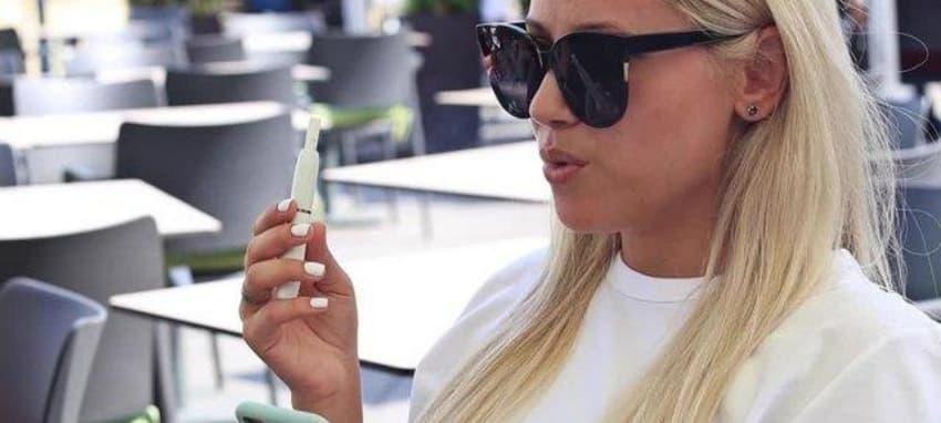 Elektronická cigareta na palubě letadla: co smíte a co ne a jak bezpečně přepravovat elektronická cigareta na palubě letadla