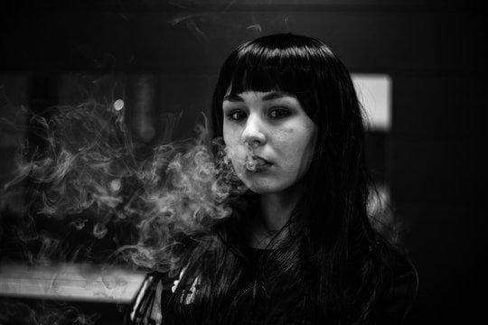 Co obsahuje likvid v elektronické cigaretě a jaké jsou jeho složky a zdravotní rizika