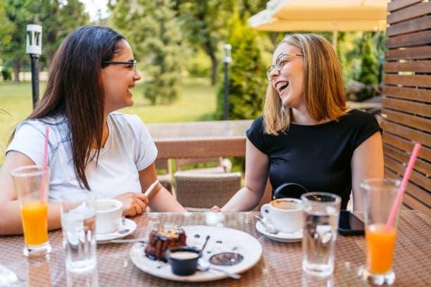 Průvodce a recenze jakou elektronickou cigaretu zvolit v roce 2025 - tipy, porovnání a nejlepší modely pro začátečníky i pokročilé