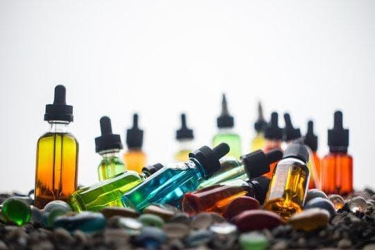 e cigareta slim - jak vybrat lehkou a výkonnou elektronickou cigaretu do kapsy