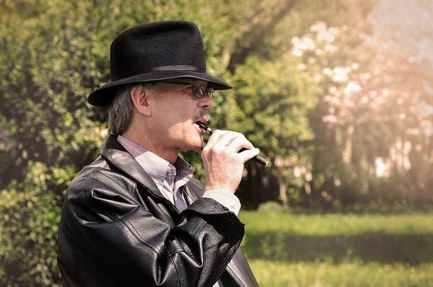 Jak vzniká barevný kouř z elektronické cigarety a jak mu účinně předejít