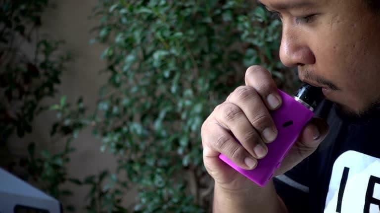 Užitečný průvodce kdy poznám že e-cigareta je nabitá a jak prodloužit její výdrž